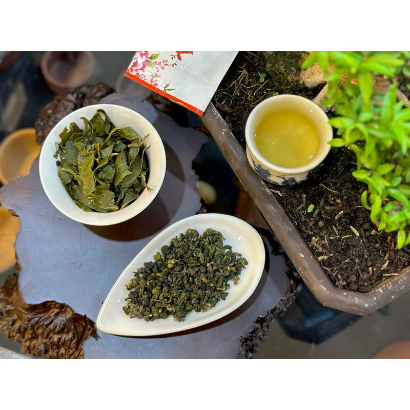 Premium Light Oolong Tea Leaves